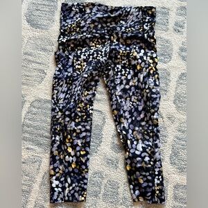 Lululemon fast and free crop. Size 6